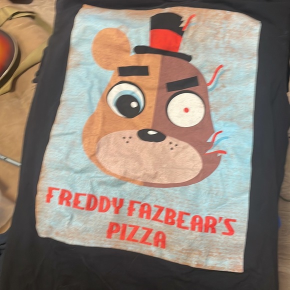 five nights at freddy’s tshirt. pretty darn cute - Picture 2 of 2